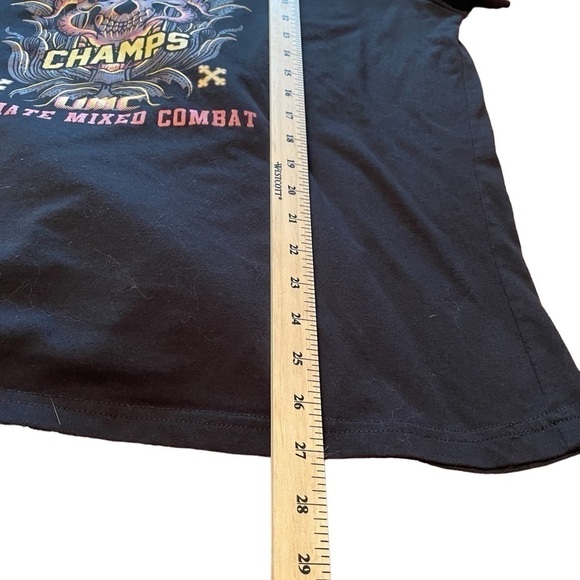 Under Disguise-Undisputed Champ-Ultimate Mixed Combat Pull over Graphic Tee-XL - Picture 5 of 7